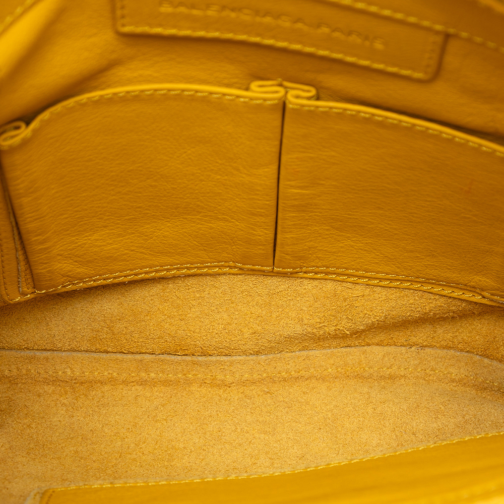 Pre-Loved Balenciaga Leather Papier Wristlet Clutch - Picture 4 of 8